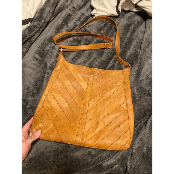 Margot New York Genuine Leather Chevron Hobo Crossbody Honey Tan Brown Purse - Picture 1 of 8
